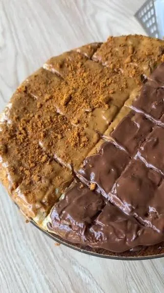 فطيرة نص نوتيلا و نص لوتس